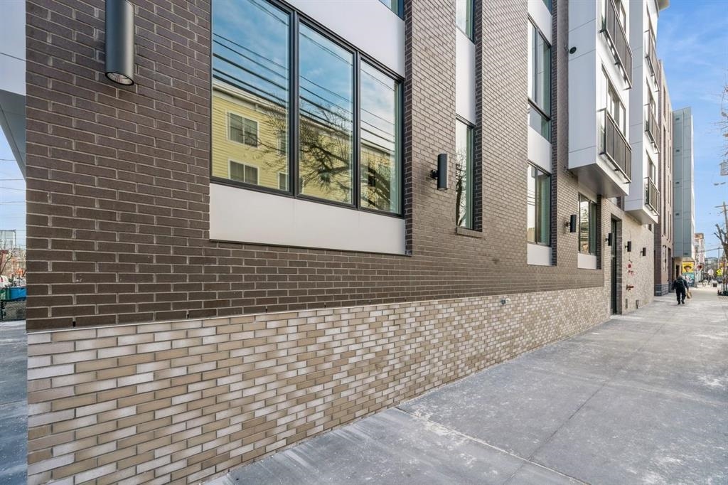 160 BRUNSWICK ST Unit: 303