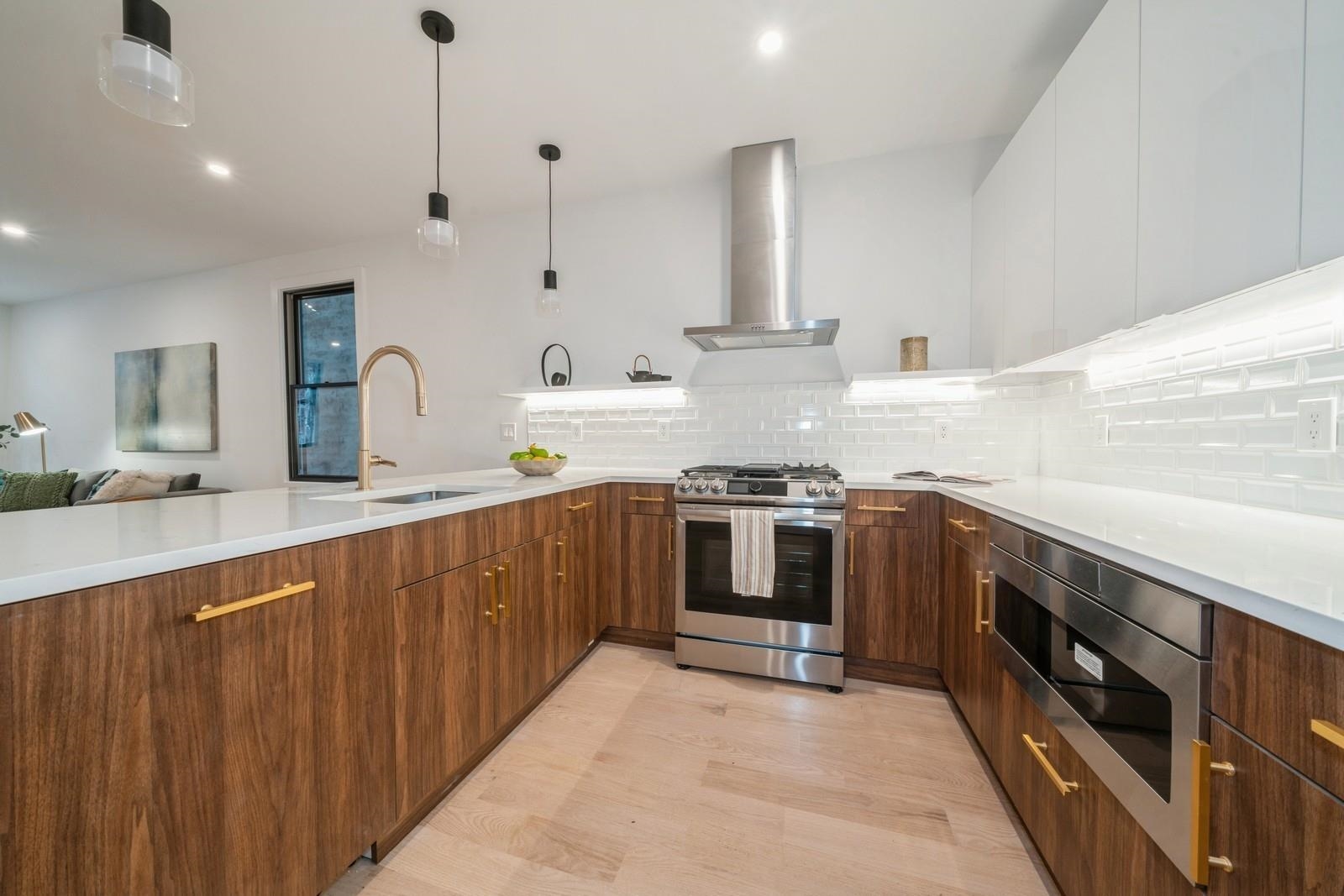 22 BRIGHT ST Unit: 1