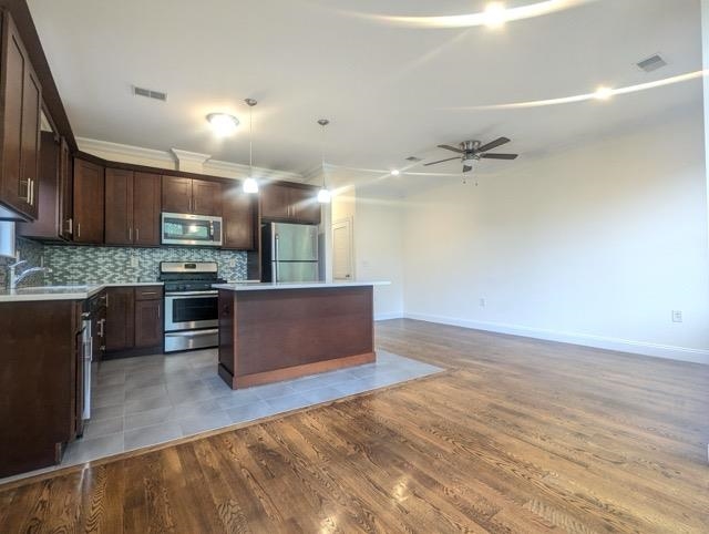 173 HALLADAY ST Unit: 2