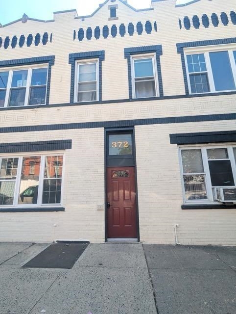 372 PALISADE AVE