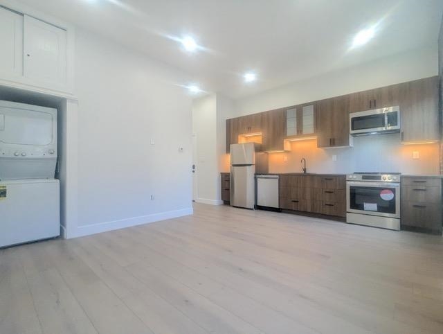 372 PALISADE AVE