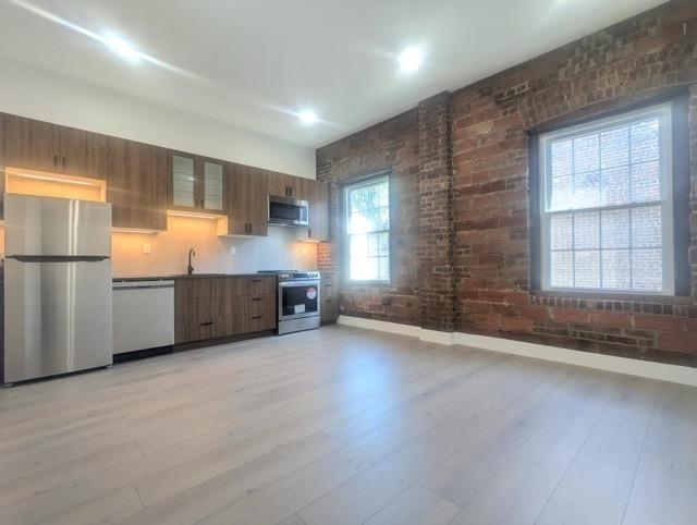 372 PALISADE AVE