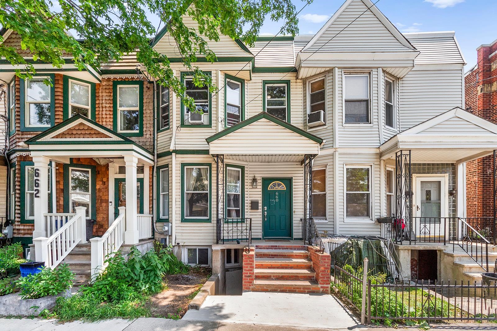 660 PALISADE AVE