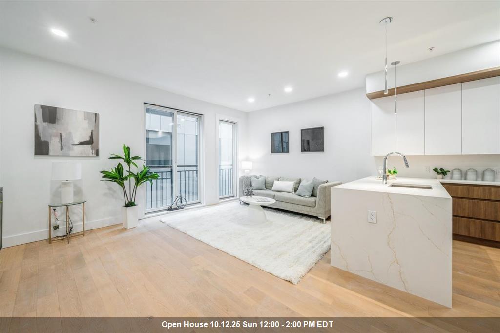 160 BRUNSWICK ST Unit: 304