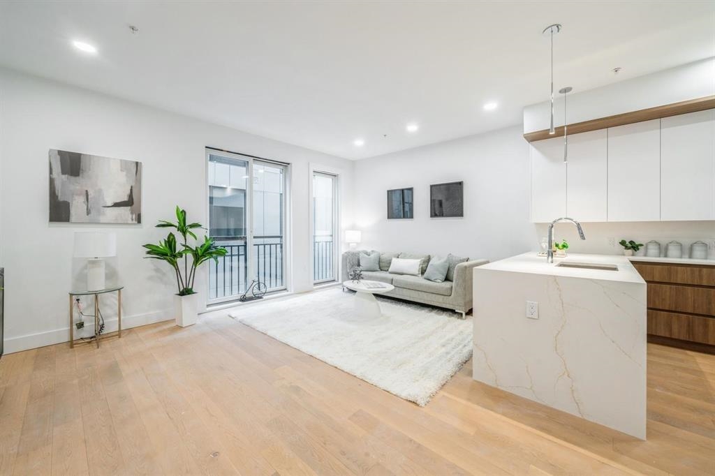 160 BRUNSWICK ST Unit: 405