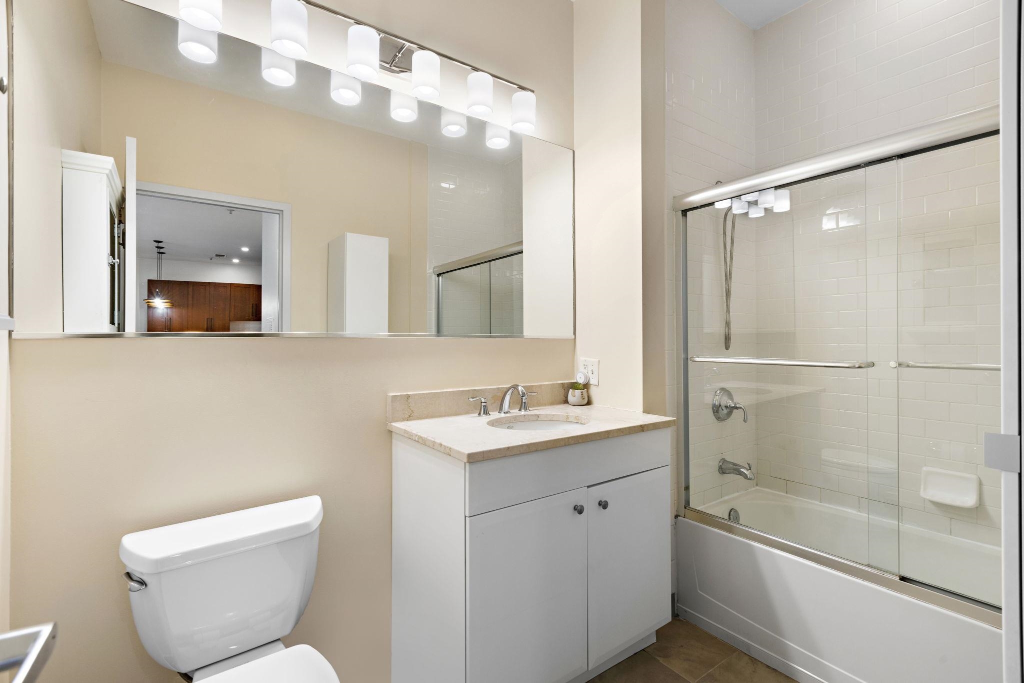 1100 ADAMS ST Unit: 501