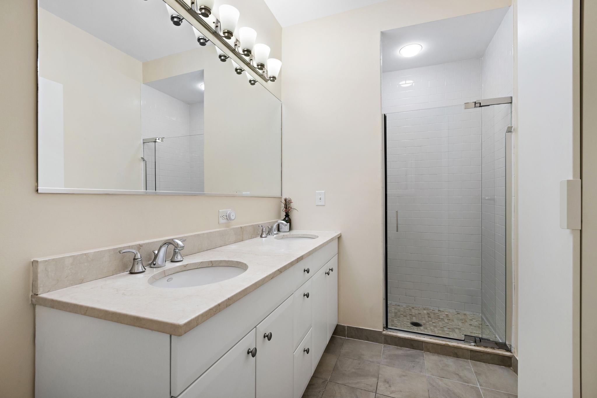 1100 ADAMS ST Unit: 501