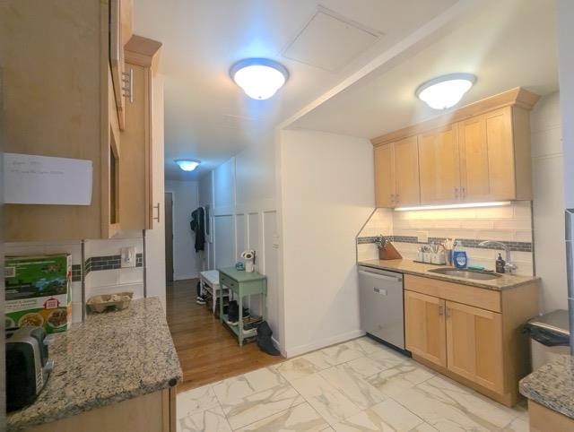 1 GREENE ST Unit: 701