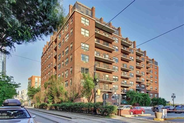 1 GREENE ST Unit: 701