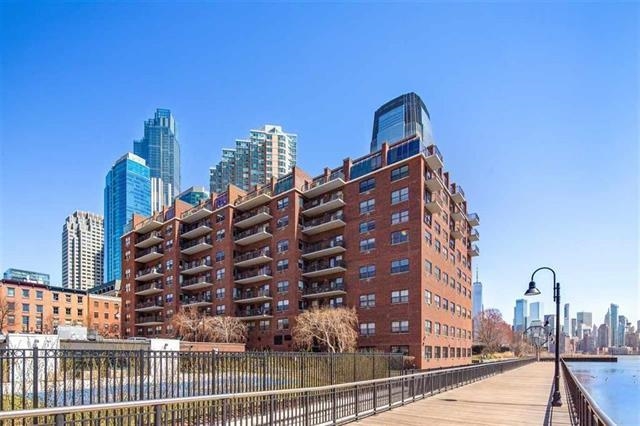 1 GREENE ST Unit: 701