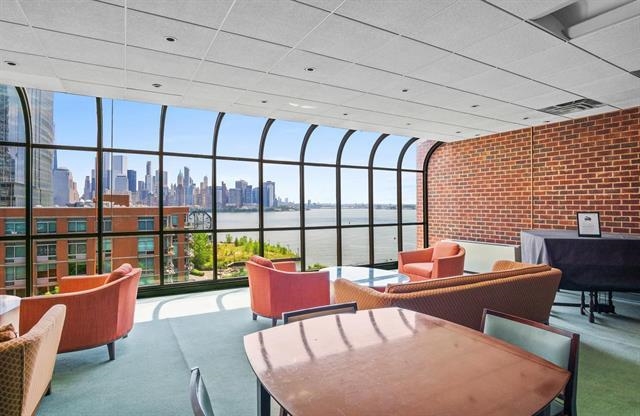 1 GREENE ST Unit: 701
