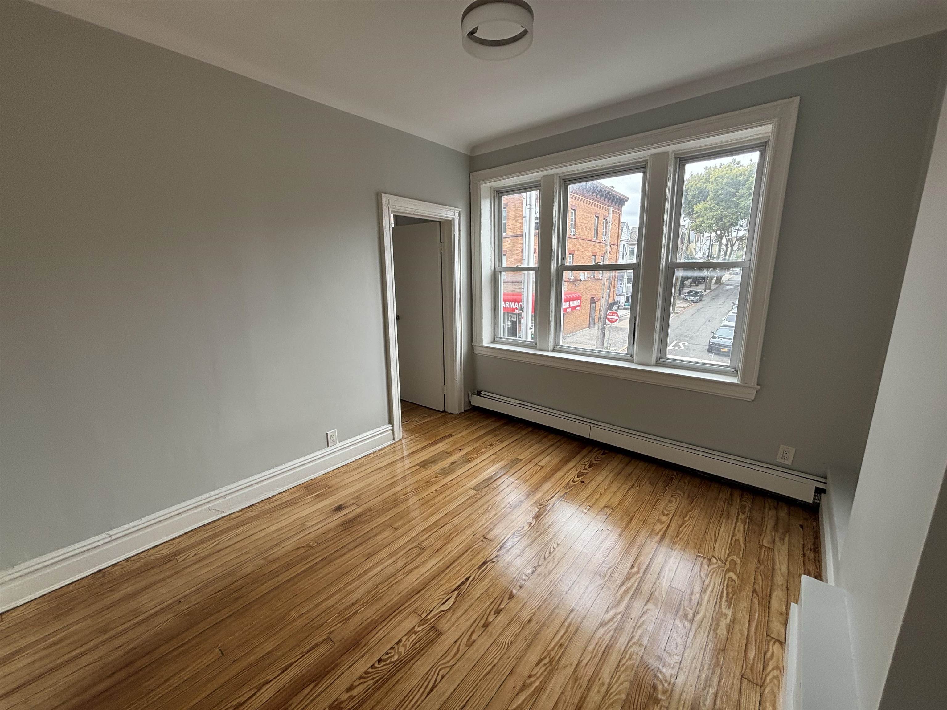 567 WEST SIDE AVE Unit: 2
