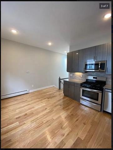 155 CHESTNUT AVE Unit: 2