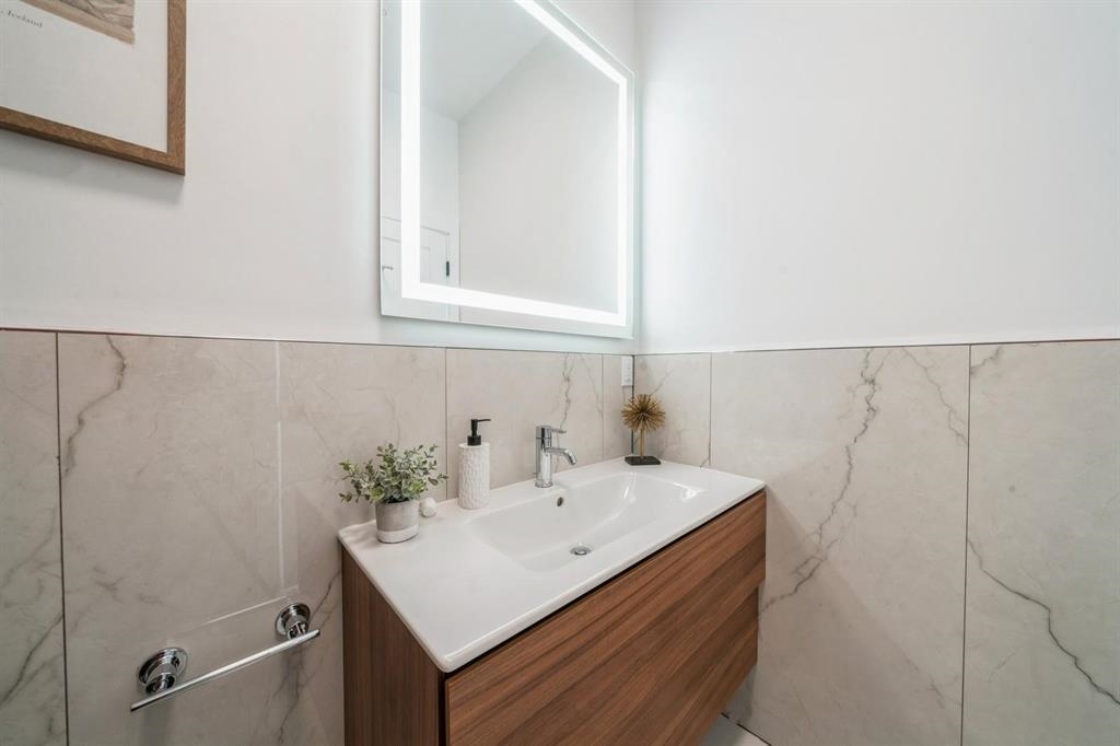 160 BRUNSWICK ST Unit: 403