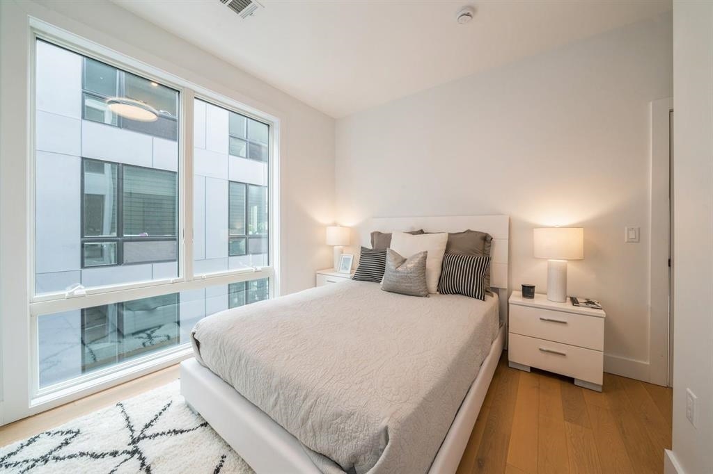 160 BRUNSWICK ST Unit: 403