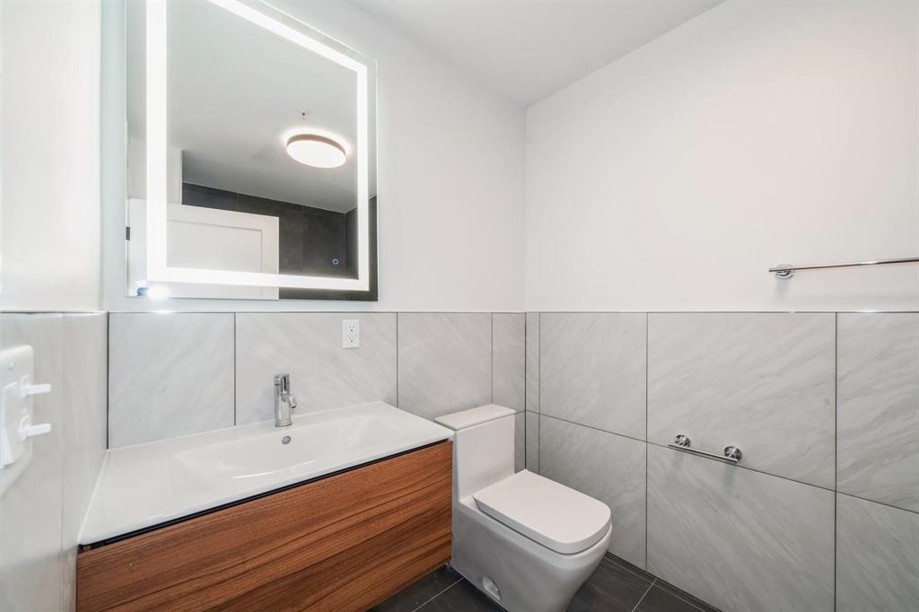160 BRUNSWICK ST Unit: 403