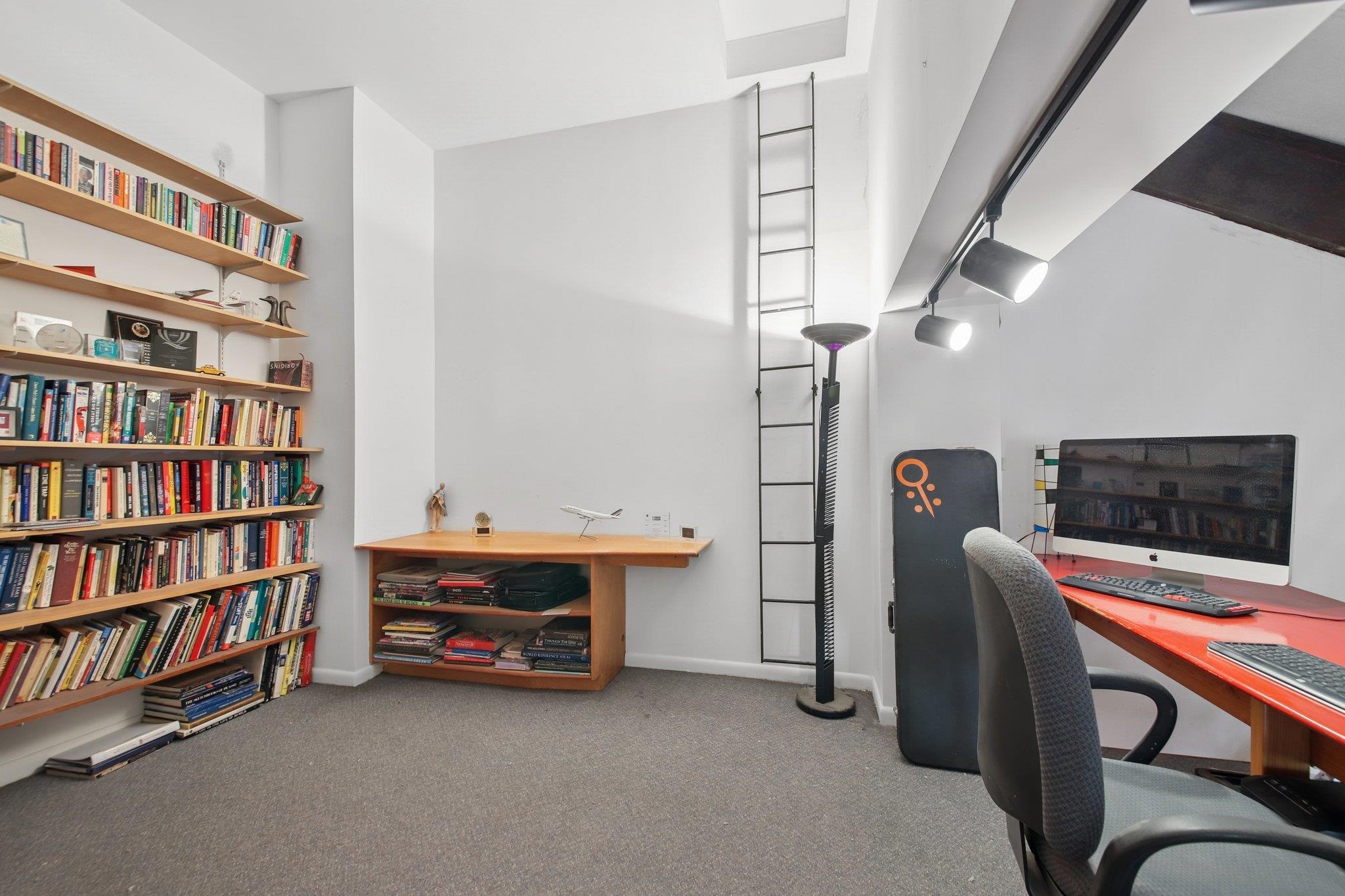 299 PAVONIA AVE Unit: 3-10