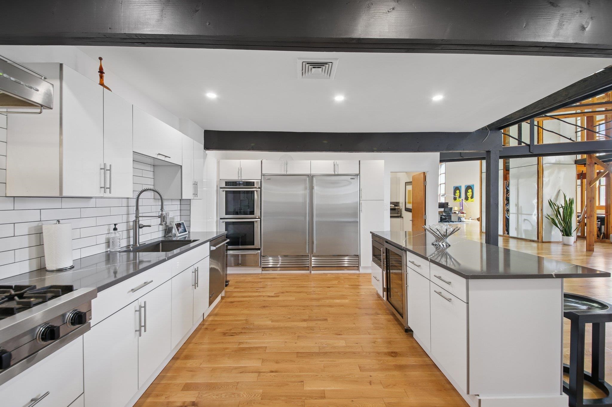 299 PAVONIA AVE Unit: 3-10