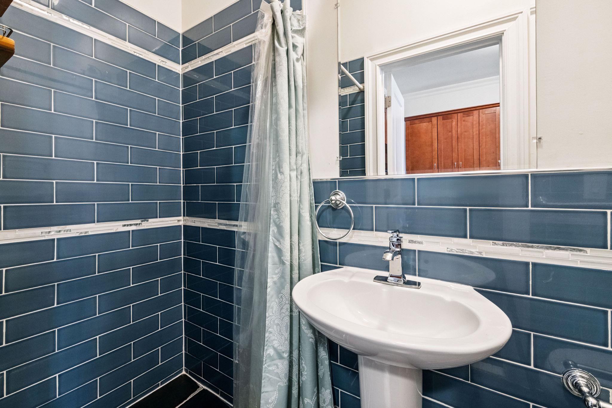 37 ASTOR PL