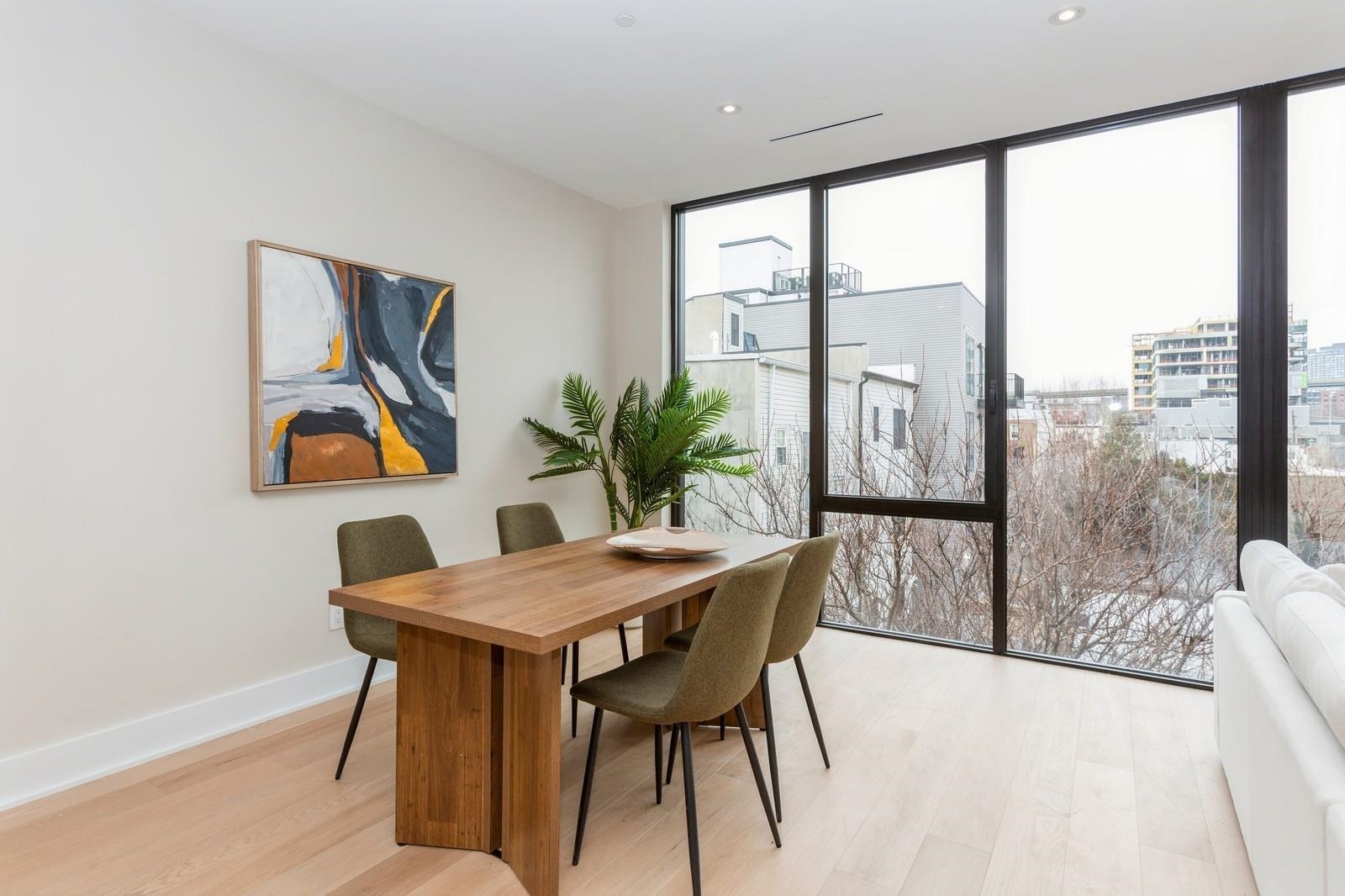 477 MONMOUTH ST Unit: 3