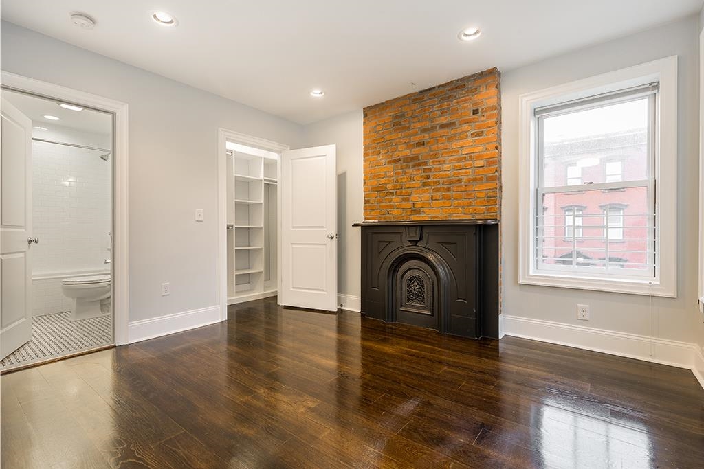 136 ERIE ST