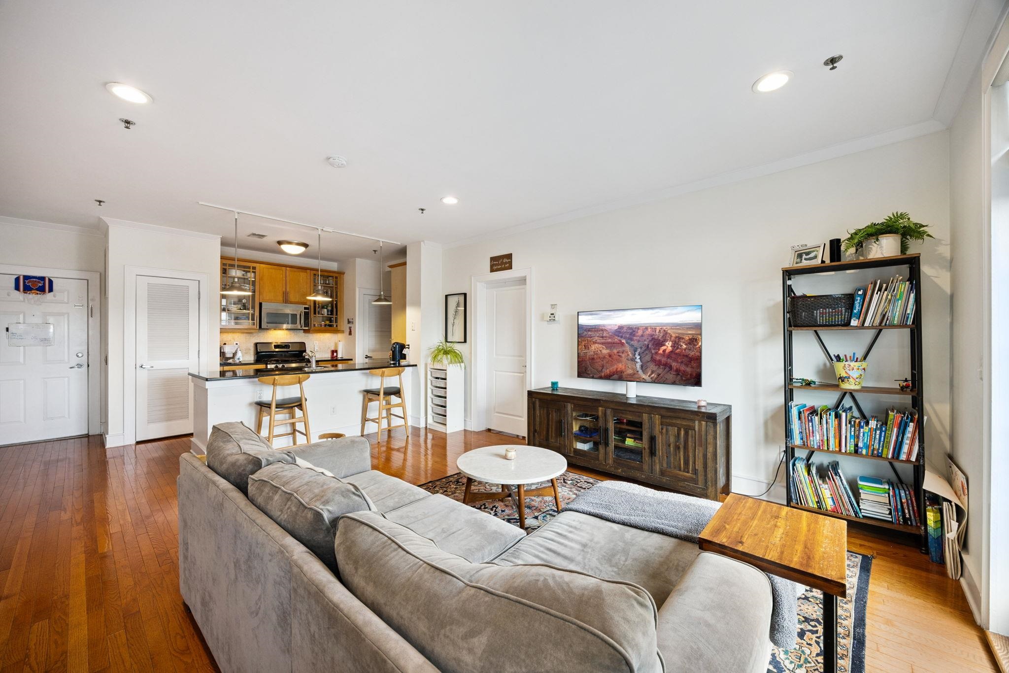 904 JEFFERSON ST Unit: 6G