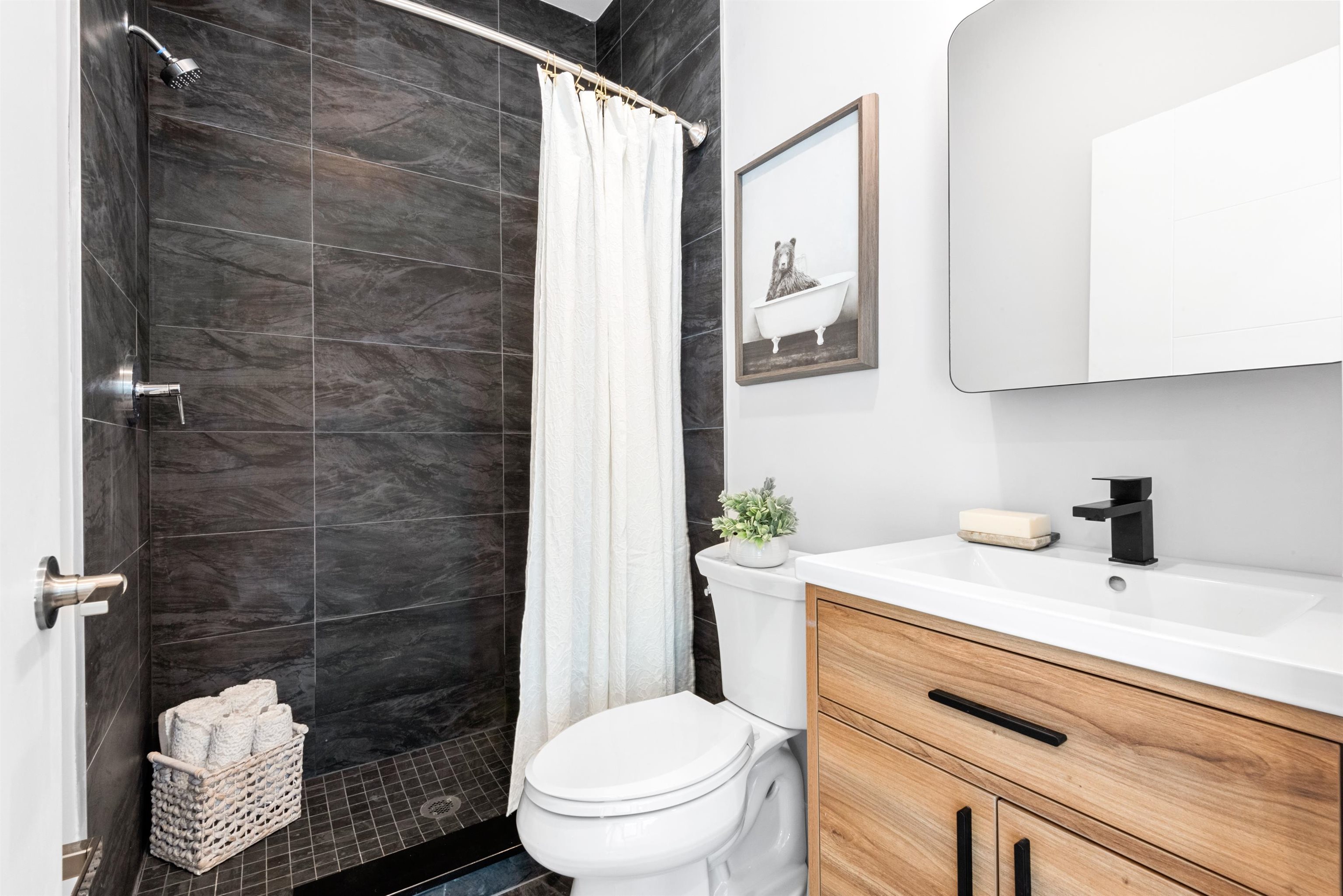 89 JORDAN AVE Unit: 404