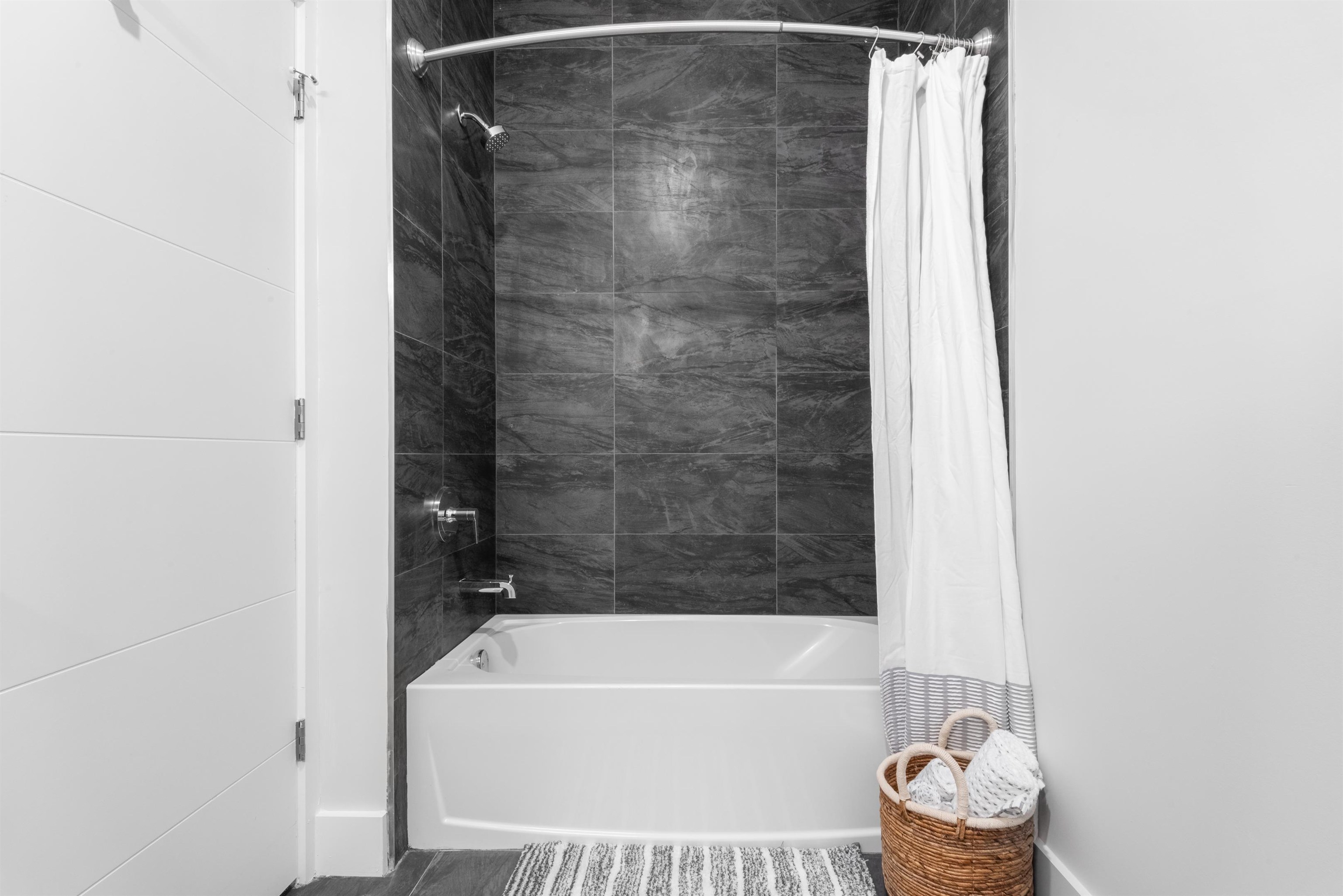 89 JORDAN AVE Unit: 404