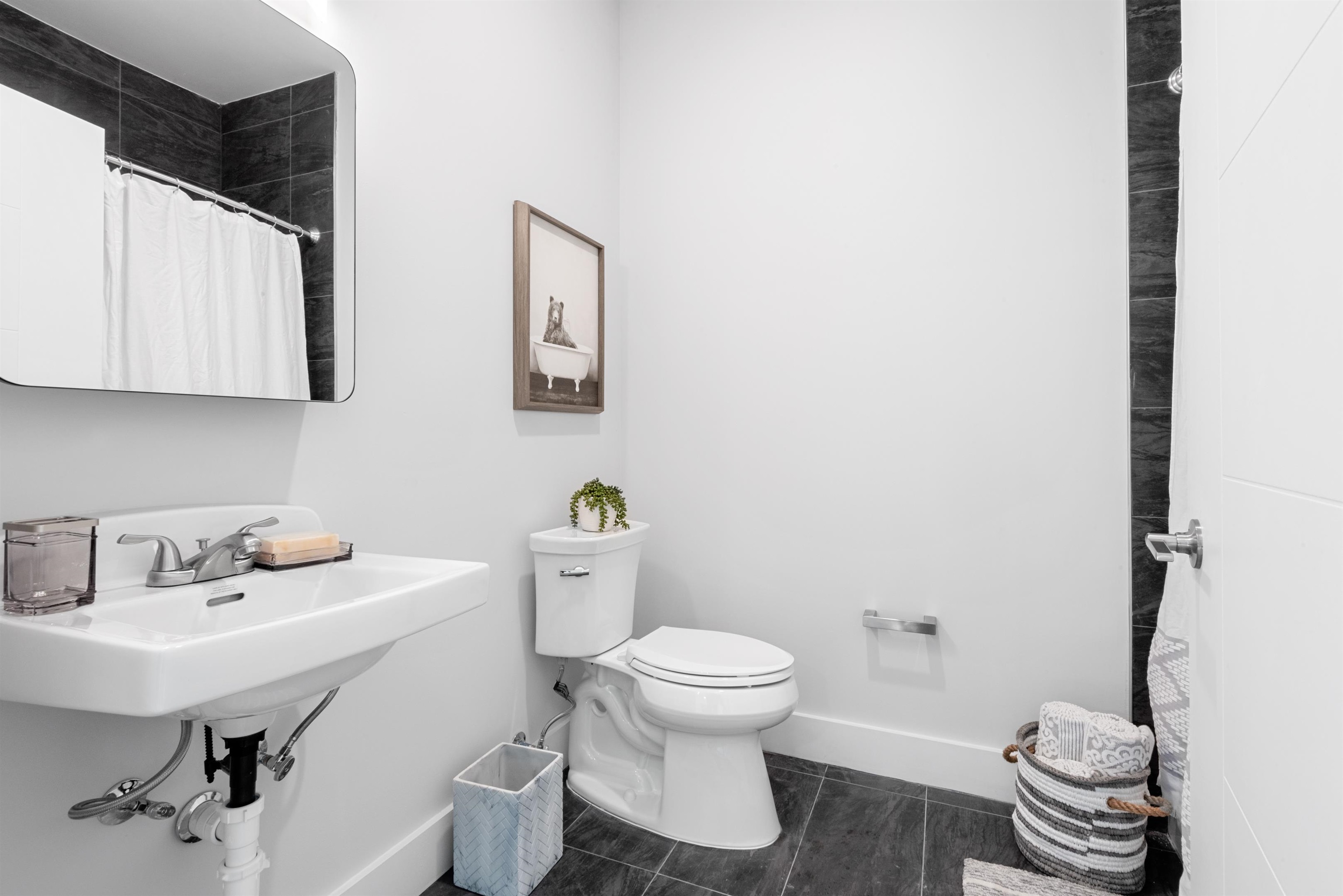 89 JORDAN AVE Unit: 404