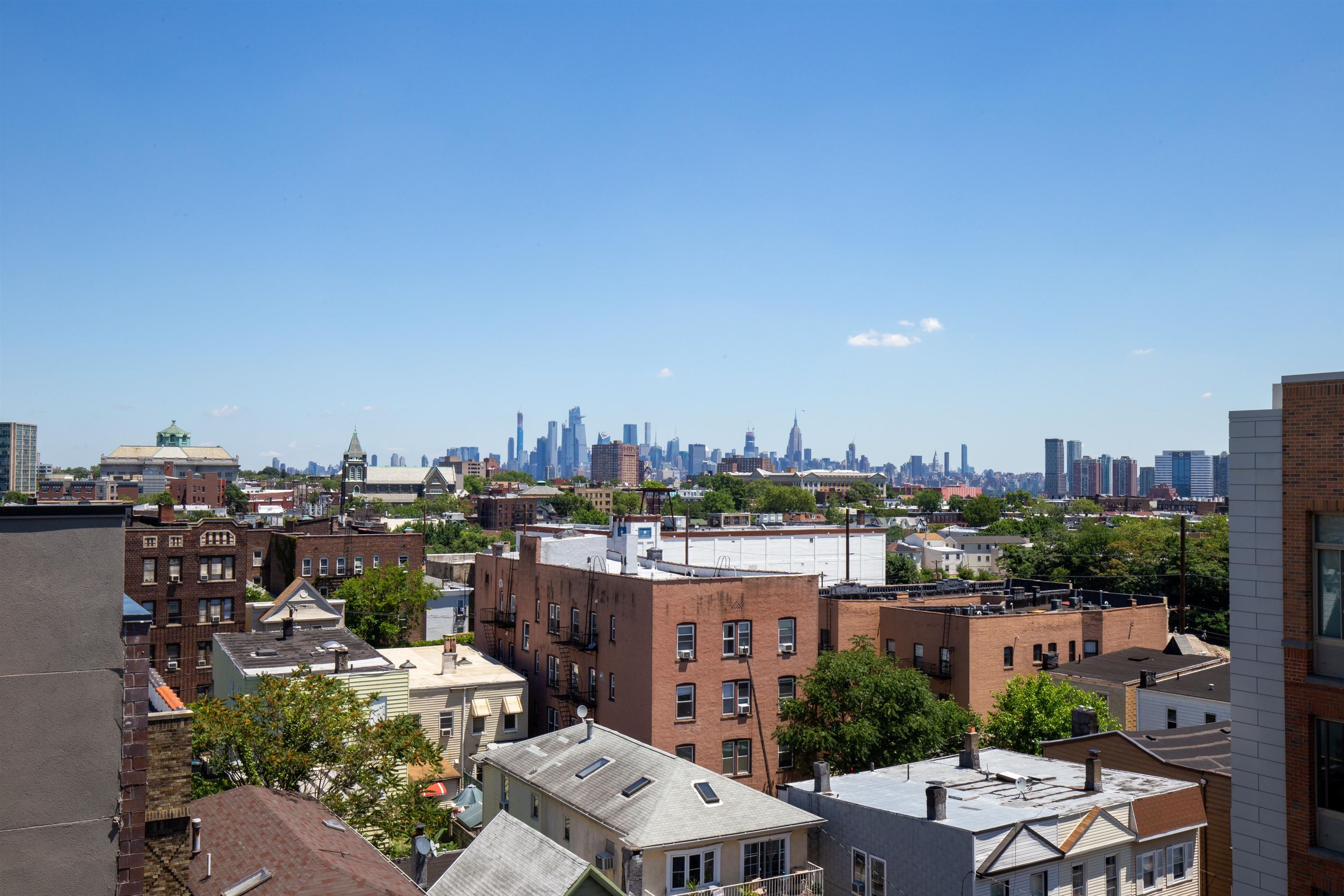 198 ACADEMY ST Unit: 5i