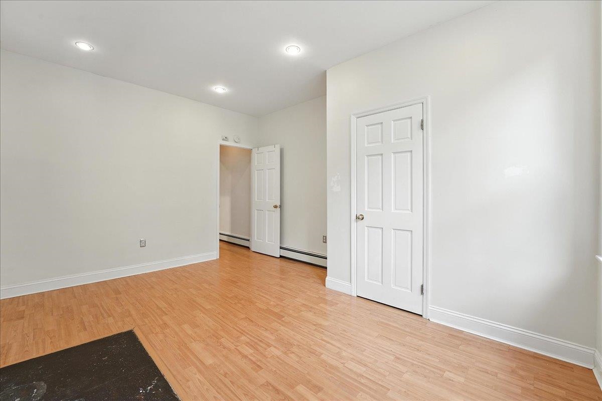 723 WILLOW AVE Unit: 3R