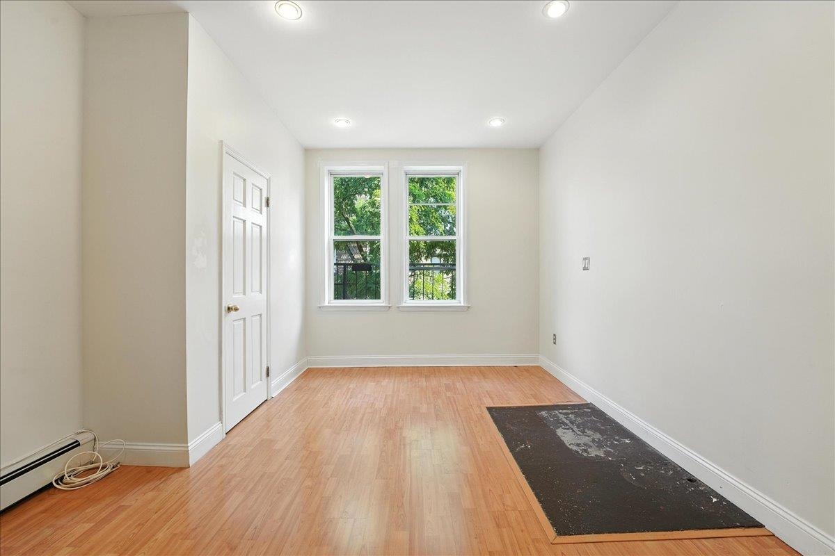 723 WILLOW AVE Unit: 3R