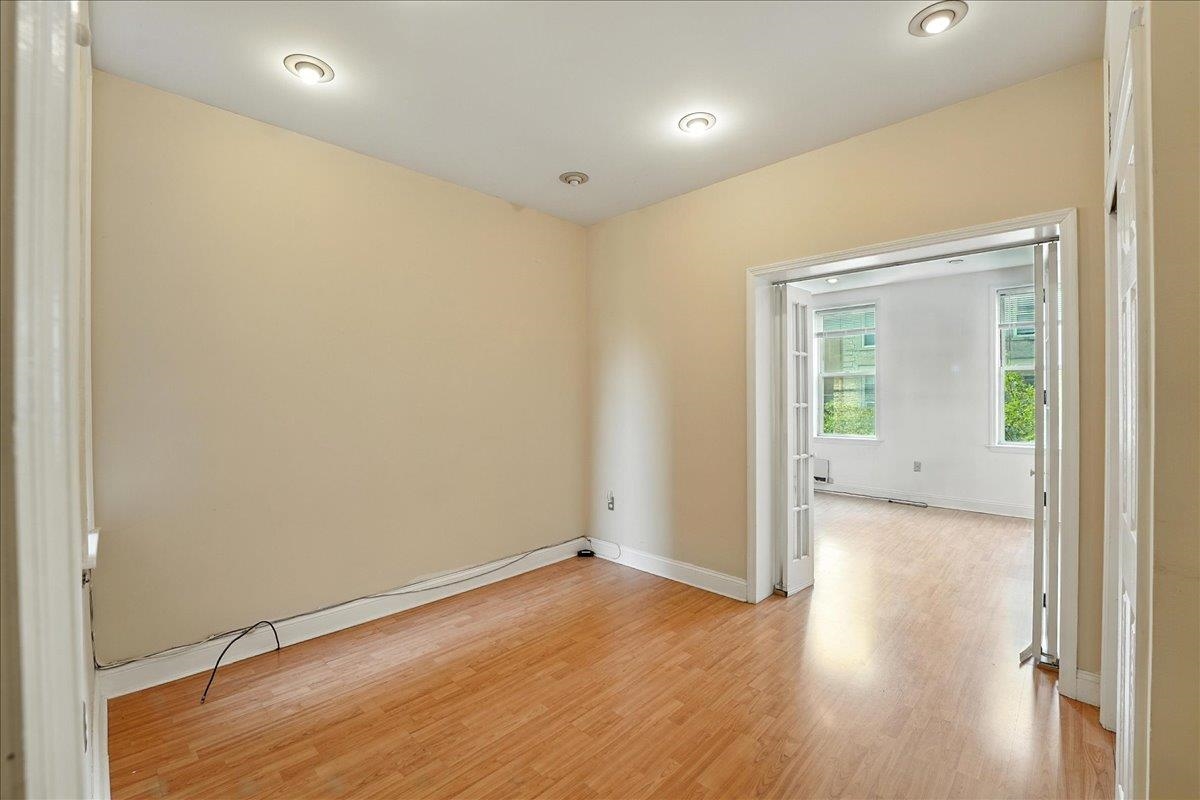 723 WILLOW AVE Unit: 3R