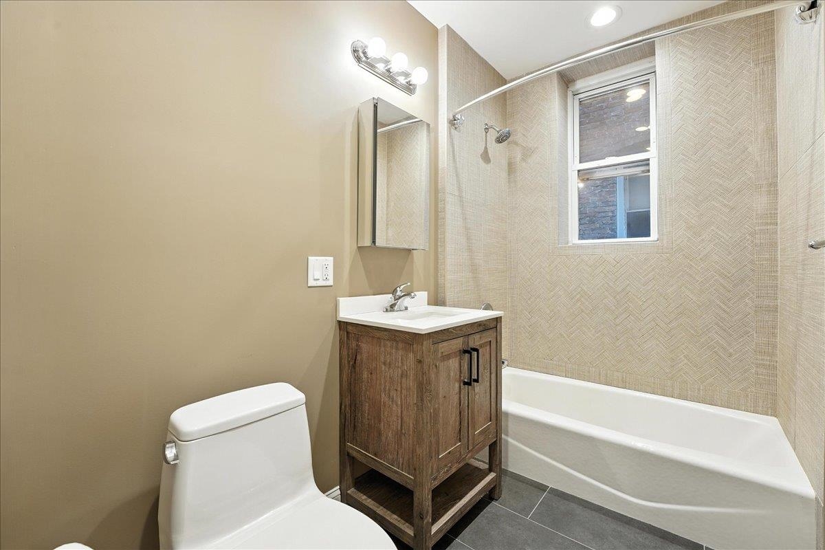 723 WILLOW AVE Unit: 3R