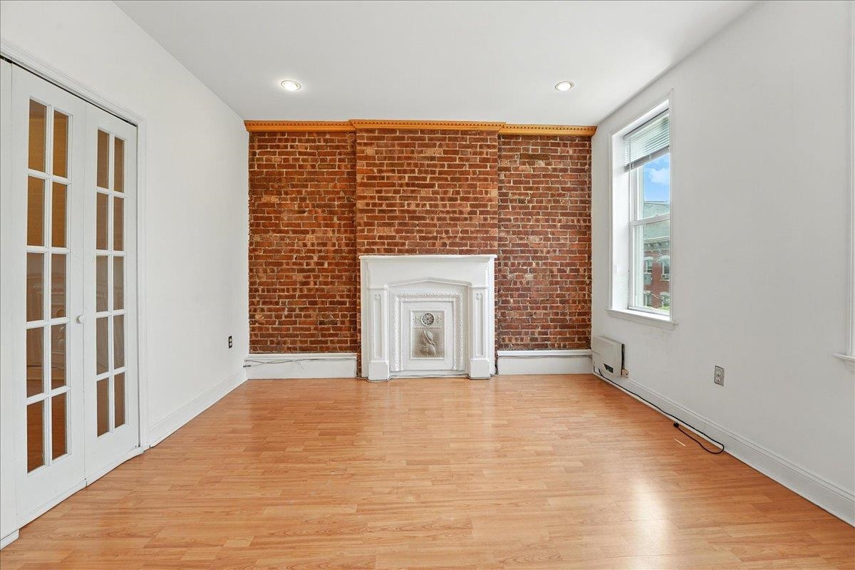 723 WILLOW AVE Unit: 3R