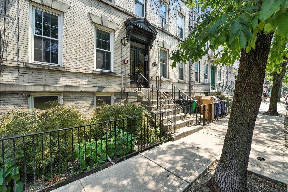 723 WILLOW AVE Unit: 3R