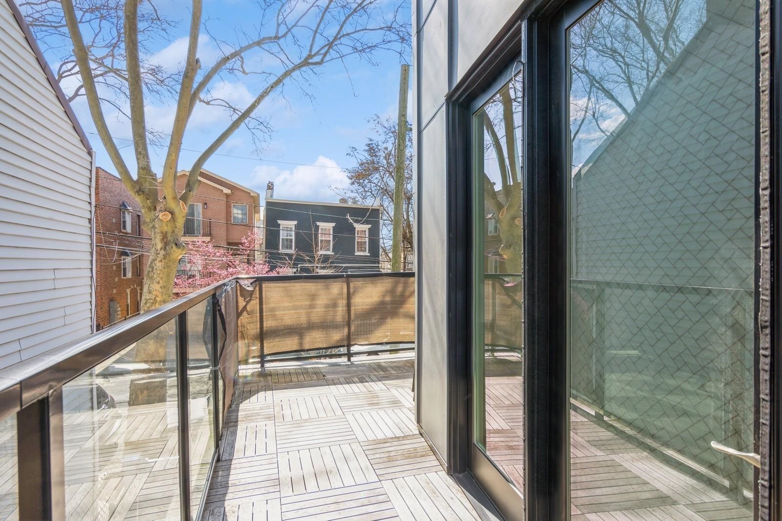 348 BALDWIN AVE Unit: 209