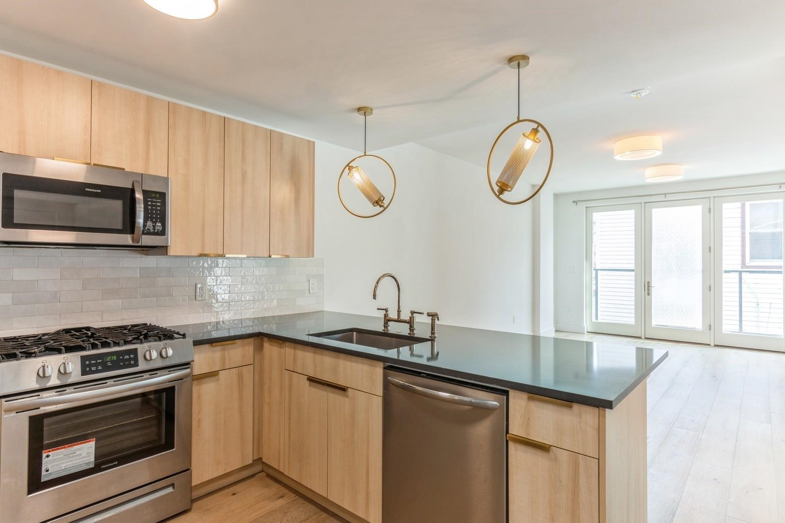 348 BALDWIN AVE Unit: 209