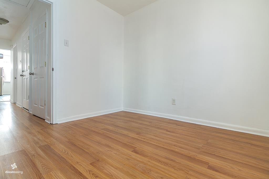 123 CUSTER AVE