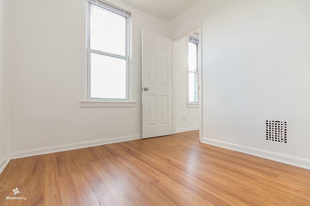 123 CUSTER AVE