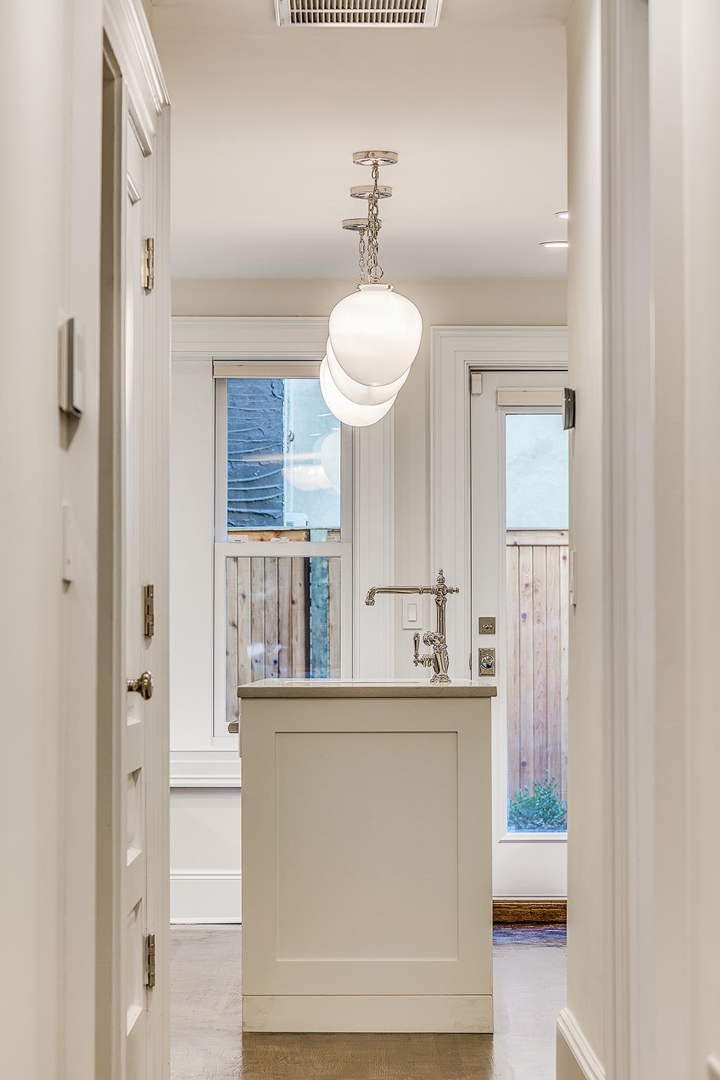 5 HAMPTON CT TERRACE