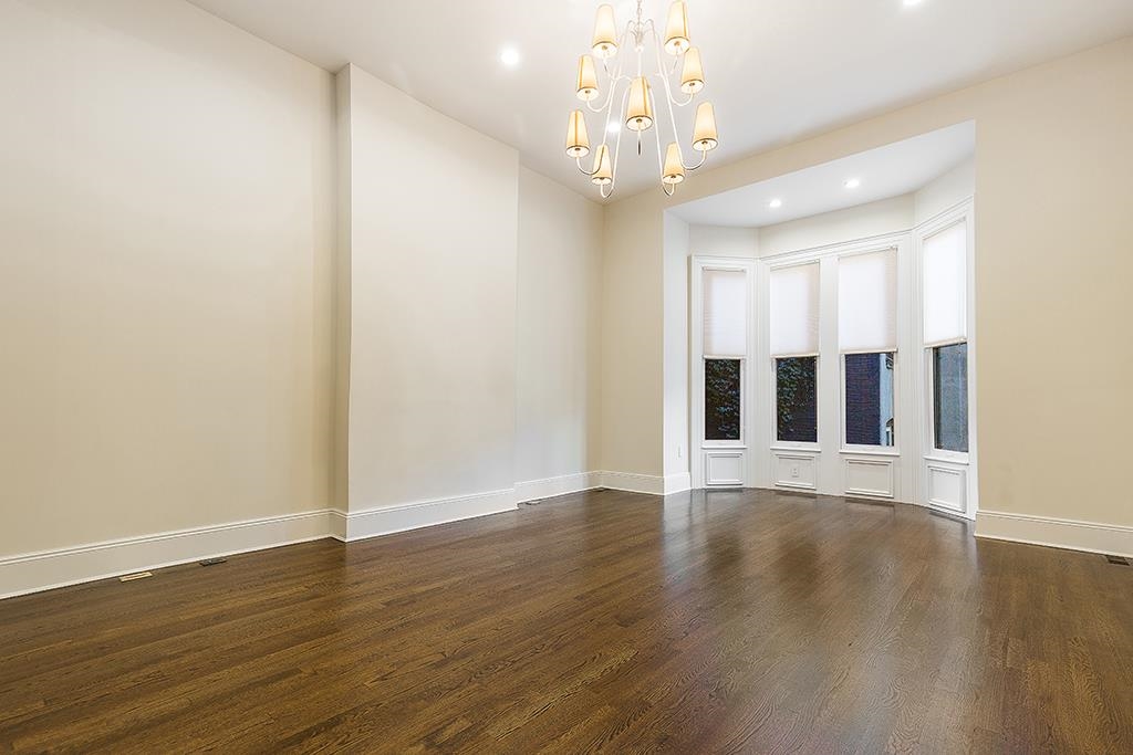 5 HAMPTON CT TERRACE