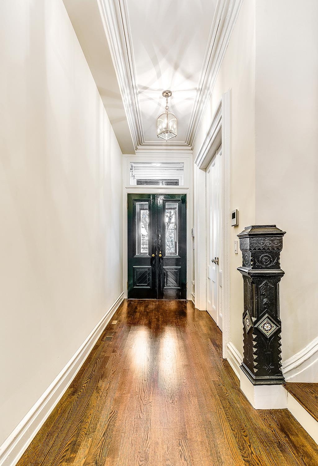 5 HAMPTON CT TERRACE