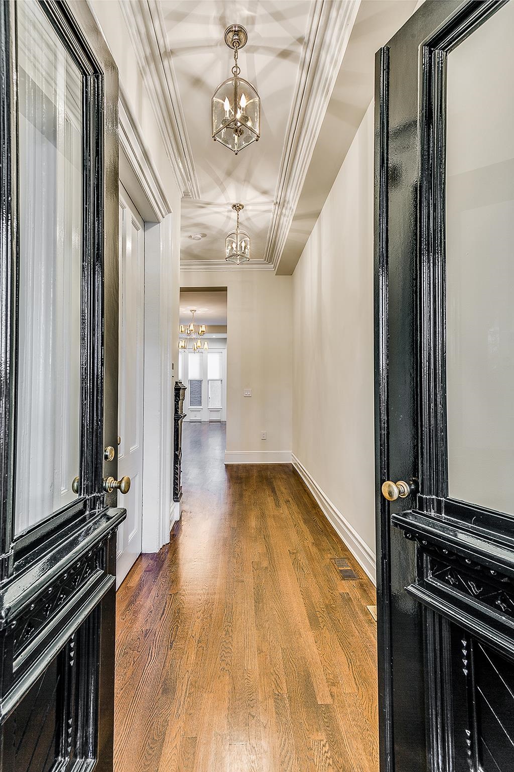 5 HAMPTON CT TERRACE