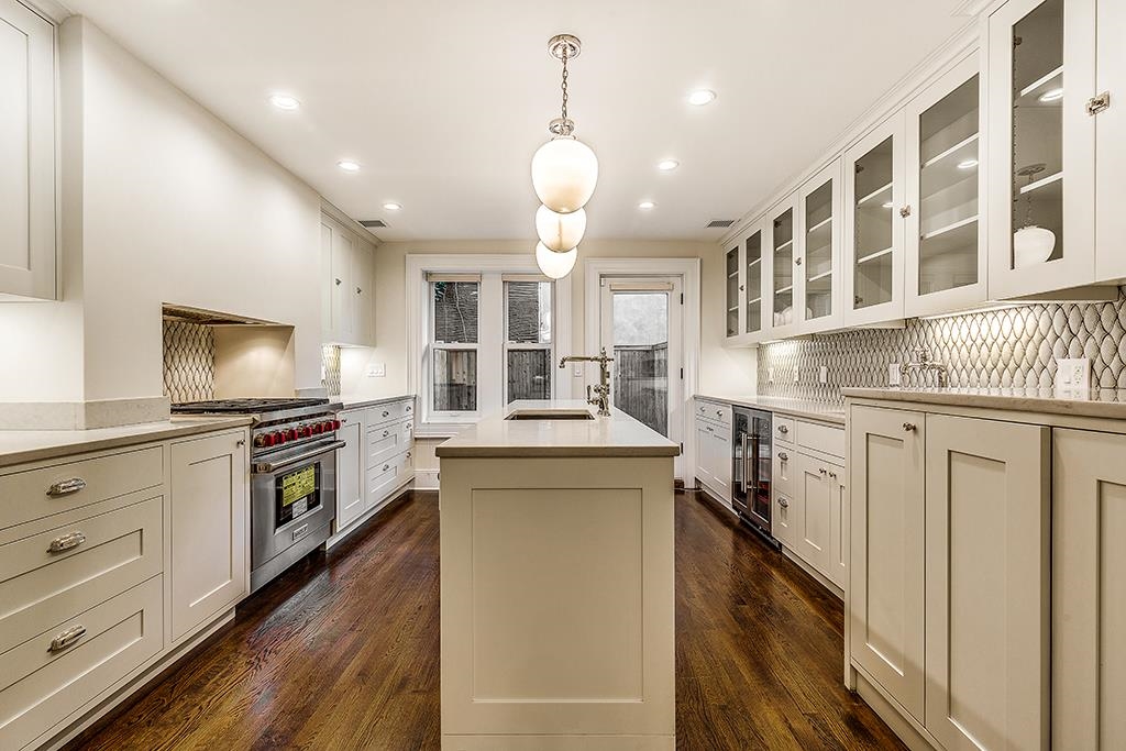 5 HAMPTON CT TERRACE