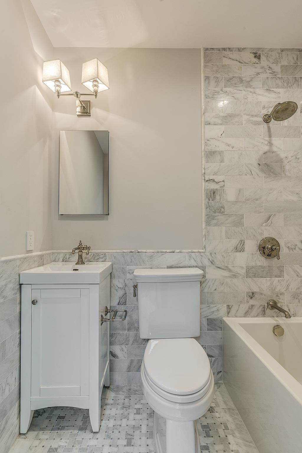 5 HAMPTON CT TERRACE