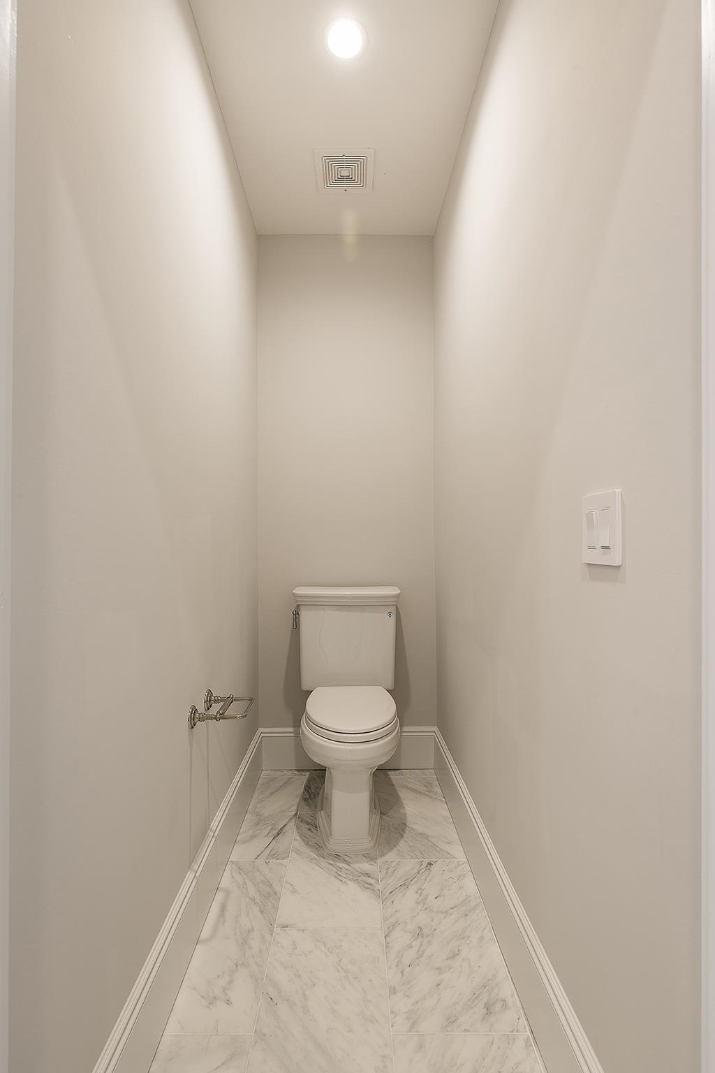 5 HAMPTON CT TERRACE