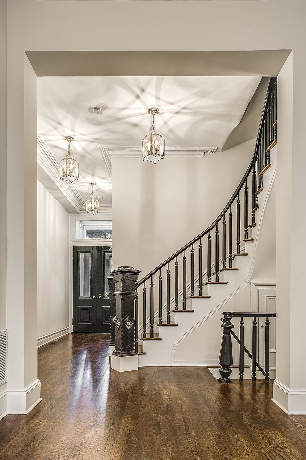 5 HAMPTON CT TERRACE