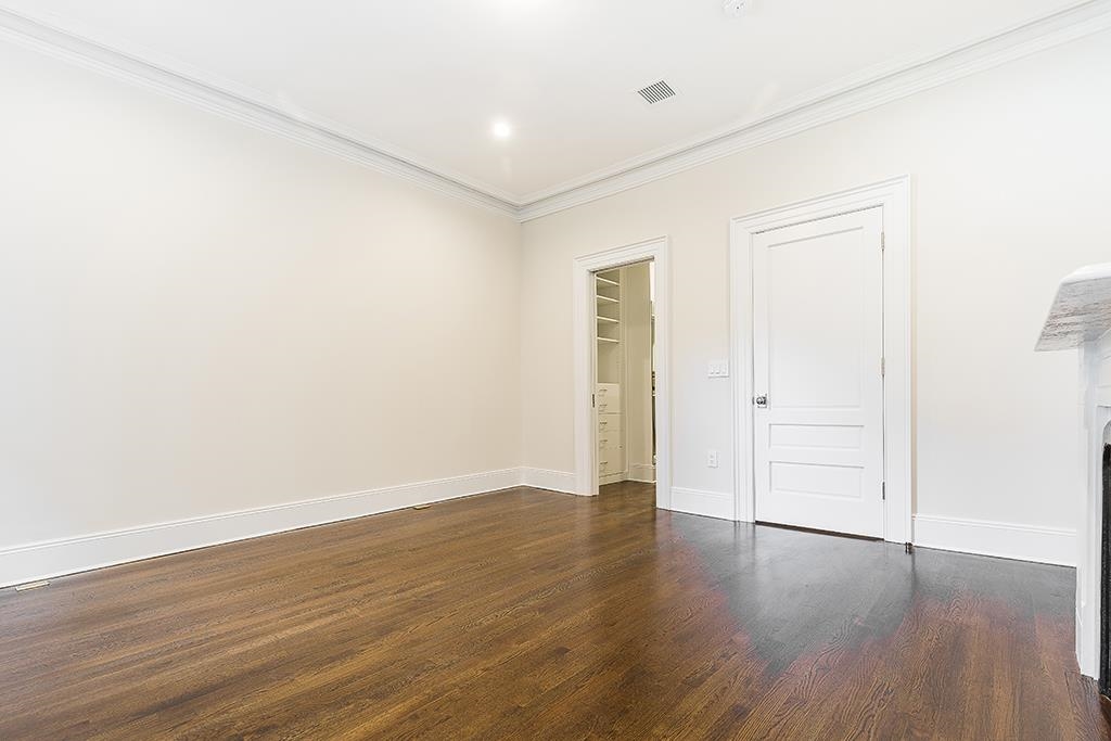 5 HAMPTON CT TERRACE