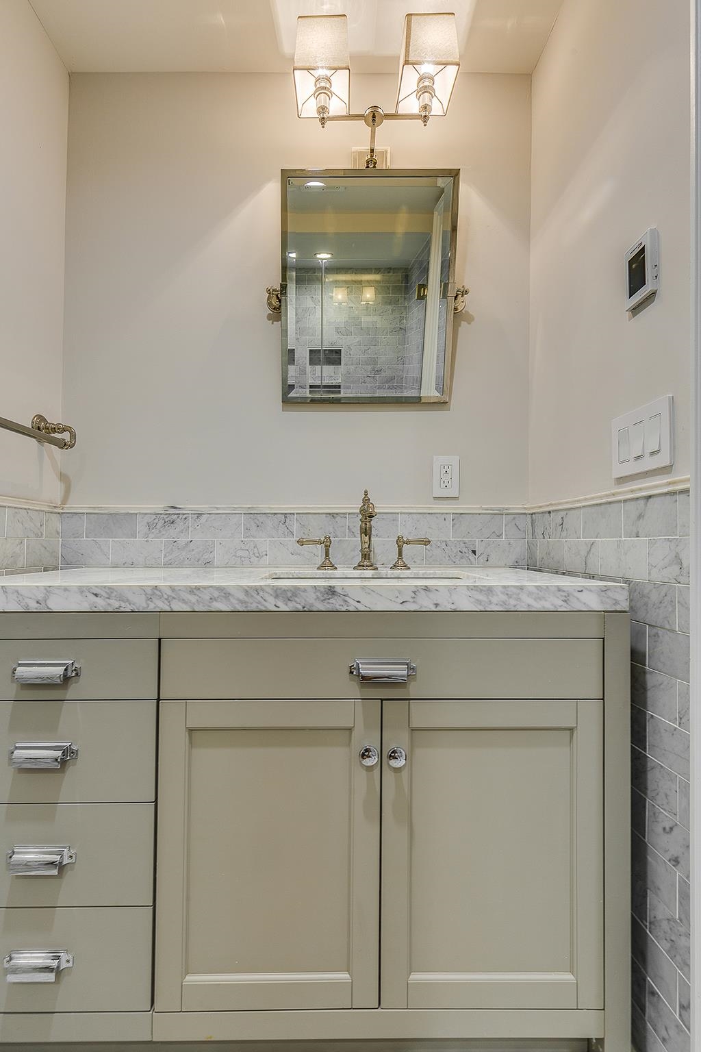 5 HAMPTON CT TERRACE